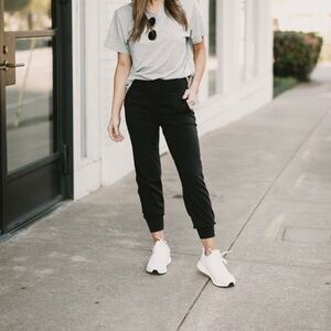 Lululemon ⭐️ Women Black Drawstring Jogger Pants Size 6